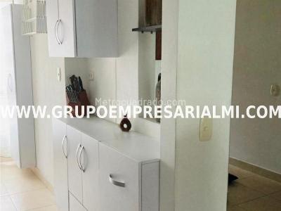 Apartamento de 3 alcobas en arriendo en Laureles, Medellín, 100 m² · foto 6 de 13
