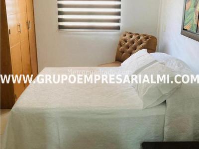 Apartamento de 3 alcobas en arriendo en Laureles, Medellín, 100 m² · foto 11 de 13