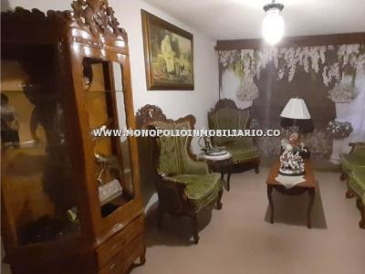 Casa de 5 alcobas en venta en Belen, Medellín, 218 m² · foto 4 de 8