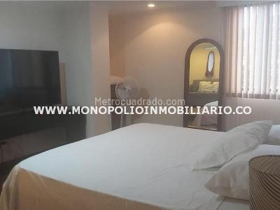 Apartamento de 3 alcobas en arriendo en Las Lomas, Medellín, 240 m² · foto 6 de 13