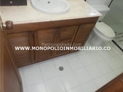 Apartamento de 3 alcobas en arriendo en Las Lomas, Medellín, 240 m² · foto 10 de 13