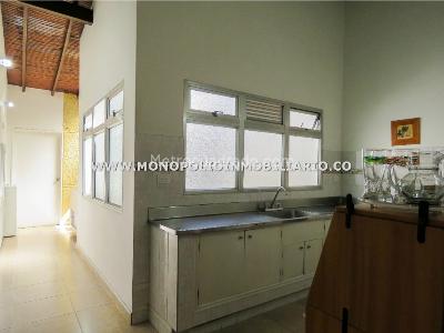 Casa de 4 alcobas en venta en Villa Hermosa, Medellín, 181 m² · foto 2 de 20