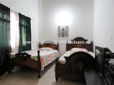 Casa de 4 alcobas en venta en Villa Hermosa, Medellín, 181 m² · foto 12 de 20