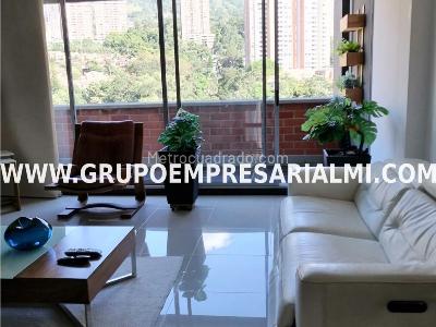 Apartment for rent in Loma De Las Brujas, Envigado