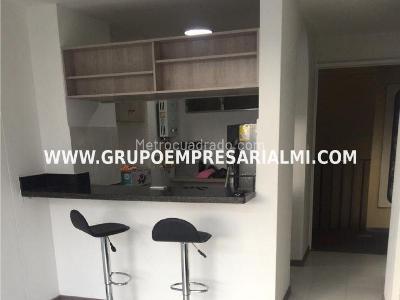 Apartaestudio en arriendo en El Poblado, Medellín, 40 m² · foto 2 de 9