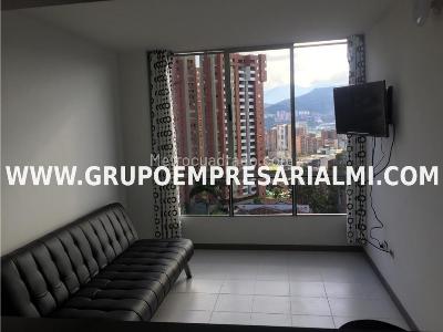 Apartaestudio en arriendo en El Poblado, Medellín, 40 m² · foto 3 de 9
