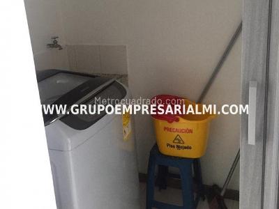 Apartaestudio en arriendo en El Poblado, Medellín, 40 m² · foto 8 de 9