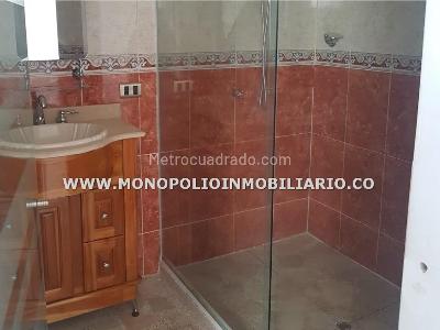 Casa de 4 alcobas en venta en Bucaros, Bello, 161 m² · foto 3 de 6