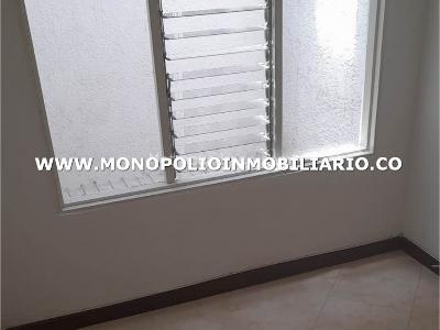 Casa de 2 alcobas en venta en Calatrava, Itagüí, 56 m² · foto 6 de 11