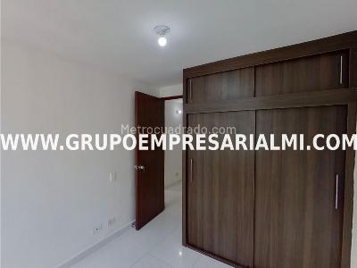 Apartamento de 3 alcobas en venta en Cabañas, Bello, 66 m² · foto 3 de 17