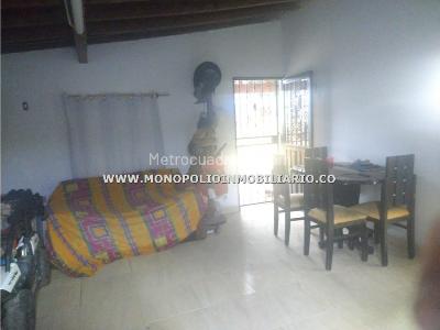 Casa de 2 alcobas en venta en Santa Elena, Medellín, 600 m² · foto 2 de 6