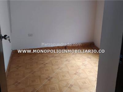 Casa de 5 alcobas en venta en San Javier, Medellín, 147 m² · foto 2 de 10