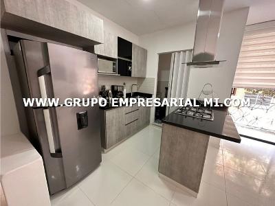 Apartamento de 3 alcobas en arriendo en Laureles, Medellín, 80 m² · foto 2 de 14