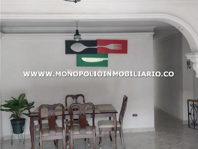 Casa de 4 alcobas en venta en Castilla, Medellín, 125 m² · foto 3 de 11