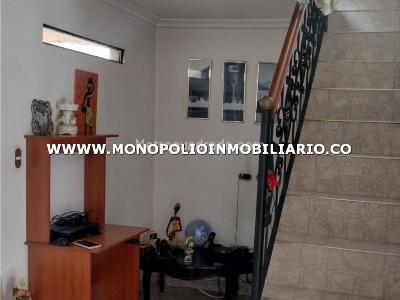 Casa de 4 alcobas en venta en Castilla, Medellín, 125 m² · foto 8 de 11