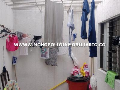 Casa de 4 alcobas en venta en Castilla, Medellín, 125 m² · foto 10 de 11