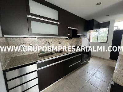 Apartamento de 2 alcobas en venta en El Poblado, Medellín, 116 m² · foto 5 de 20