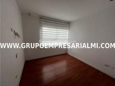Apartamento de 2 alcobas en venta en El Poblado, Medellín, 116 m² · foto 10 de 20