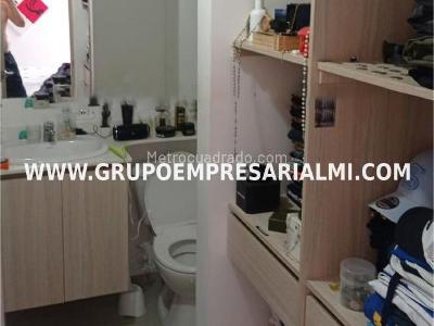 Apartamento de 3 alcobas en venta en Cabañas, Bello, 67 m² · foto 9 de 11