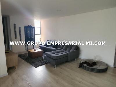 Apartamento de 3 alcobas en venta en El Escobero, Envigado, 140 m² · foto 3 de 13
