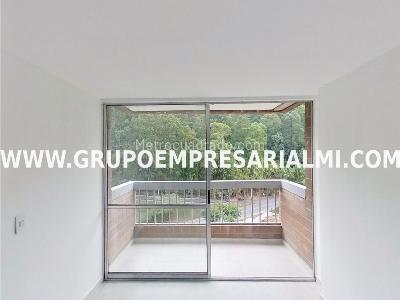 Apartamento en venta en El Poblado, Medellín · foto 2 de 17