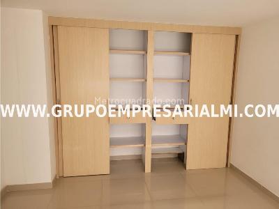 Apartamento de 2 alcobas en venta en Los Alcazares, Sabaneta, 59 m² · foto 6 de 7