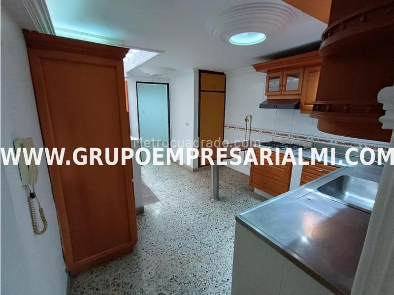 Spacious 3BR House in Los Colores - 4