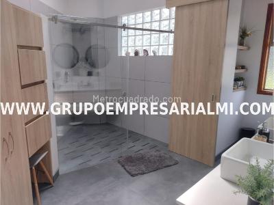 Casa de 4 alcobas en venta en El Chocho, Envigado, 1200 m² · foto 19 de 20
