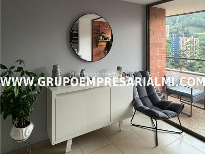 Apartamento en venta en El Poblado, Medellín · foto 2 de 9