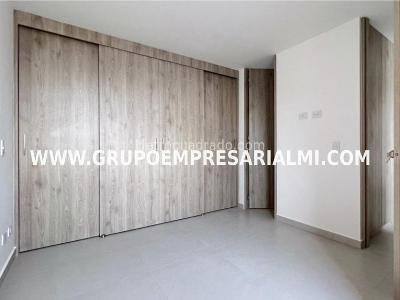 Apartamento de 3 alcobas en venta en El Poblado, Medellín, 77 m² · foto 5 de 14