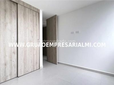 Apartamento de 3 alcobas en venta en El Poblado, Medellín, 77 m² · foto 6 de 14