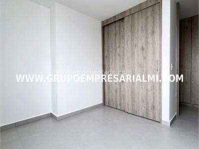 Apartamento de 3 alcobas en venta en El Poblado, Medellín, 77 m² · foto 8 de 14