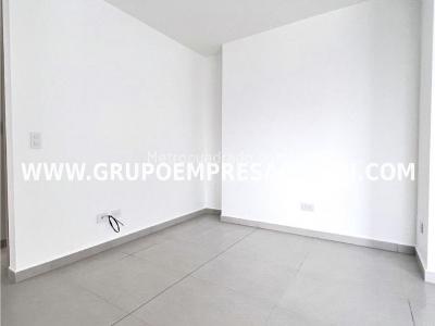 Apartamento de 3 alcobas en venta en El Poblado, Medellín, 77 m² · foto 11 de 14