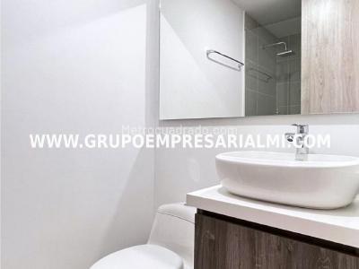 Apartamento de 3 alcobas en venta en El Poblado, Medellín, 77 m² · foto 12 de 14
