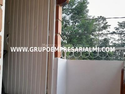 Casa de 2 alcobas en venta en Suramerica, Itagüí, 62 m² · foto 13 de 19