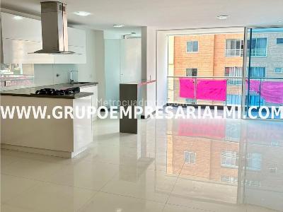 Apartamento de 3 alcobas en venta en Laureles, Medellín, 104 m² · foto 2 de 20