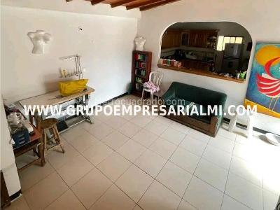 Casa de 4 alcobas en venta en Las Margaritas, Itagüí, 148 m² · foto 3 de 19