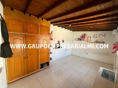 Casa de 4 alcobas en venta en Las Margaritas, Itagüí, 148 m² · foto 7 de 19