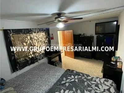 Casa de 4 alcobas en venta en Las Margaritas, Itagüí, 148 m² · foto 8 de 19