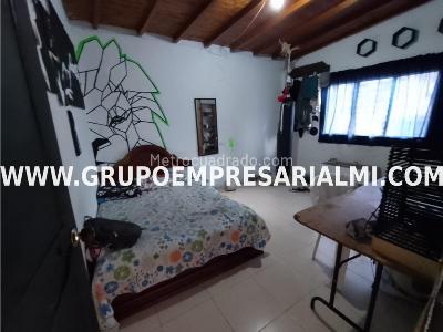 Casa de 4 alcobas en venta en Las Margaritas, Itagüí, 148 m² · foto 12 de 19