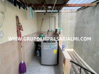 Casa de 4 alcobas en venta en Las Margaritas, Itagüí, 148 m² · foto 13 de 19