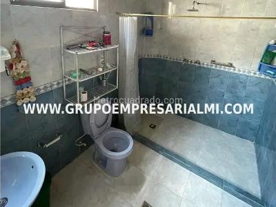 Casa de 4 alcobas en venta en Las Margaritas, Itagüí, 148 m² · foto 16 de 19