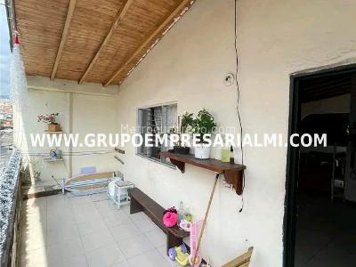 Casa de 4 alcobas en venta en Las Margaritas, Itagüí, 148 m² · foto 18 de 19