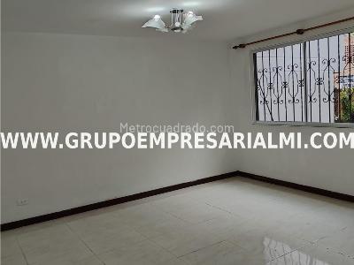 Casa de 4 alcobas en venta en La Doctora, Sabaneta, 187 m² · foto 3 de 7