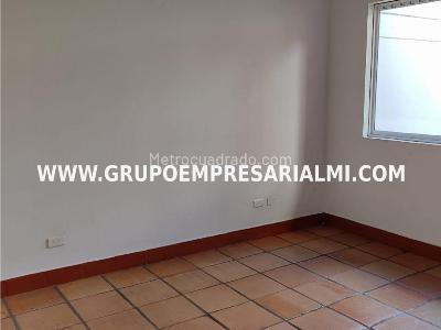 Casa de 4 alcobas en venta en La Doctora, Sabaneta, 187 m² · foto 4 de 7