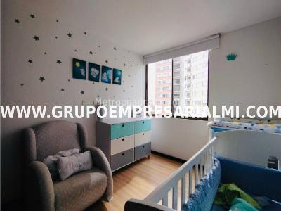 Apartamento de 3 alcobas en venta en El Poblado, Medellín, 86 m² · foto 18 de 20