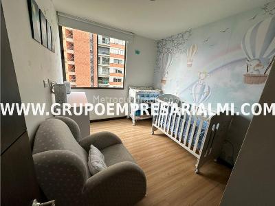 Apartamento de 3 alcobas en venta en El Poblado, Medellín, 86 m² · foto 19 de 20