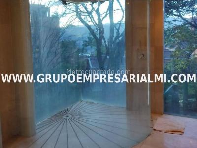 Casa de 5 alcobas en venta en El Poblado, Medellín, 1240 m² · foto 16 de 20