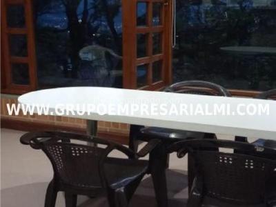 Casa de 5 alcobas en venta en El Poblado, Medellín, 1240 m² · foto 17 de 20