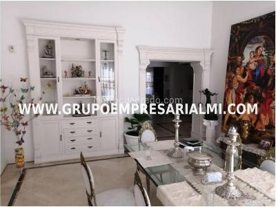 Casa de 5 alcobas en venta en El Poblado, Medellín, 1240 m² · foto 4 de 20